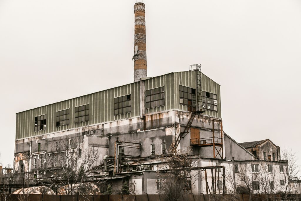 Avoid Risks During Facility Abandonment in Kilgore: A Guide for Industrial Operators valentin balan wpc9kly7qau unsplash